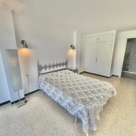Apartment Almadraba Montaud *